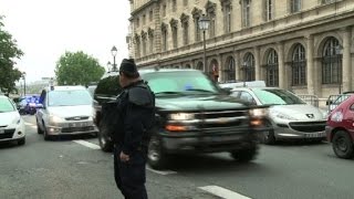 AttentatsParis Arrivée de Salah Abdeslam au palais de justice [upl. by Aleak]