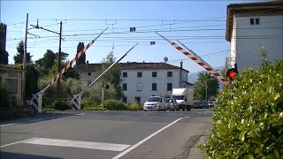 Spoorwegovergang Capannori I  Railroad crossing  Passaggio a livello [upl. by Jenni]