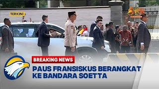 BREAKING NEWS  Paus Fransiskus Berangkat ke Bandara Soetta [upl. by Ialohcin383]