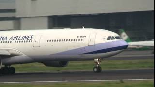 中華航空 China Airlines A330302B18301 CI833 桃園TPE→素萬那普BKK takeoff [upl. by Earehc732]