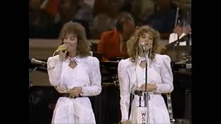 Loretta Lynn and twins Patsy amp Peggy  LIVE performance 1990 [upl. by Farah]