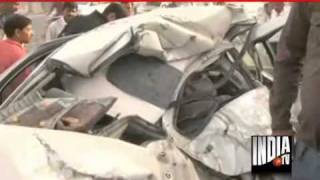 Three Dead As Car Smashes Into Metro Pillar On MehrauliGurgaon Road [upl. by Edette]