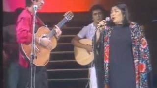 Mercedes Sosa e Raimundo Fagner  quotAñosquot 1981 [upl. by Oyr575]