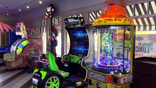 Shakeys Pizza Parlor FULL Arcade Tour Similar to Chuck E Cheese Escondido CA [upl. by Halli]