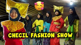 NEMENIN CHECIL FASHION SHOW MASYAALLAH CANTIK BANGET [upl. by Eibot]