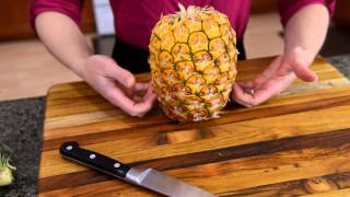 How to choose amp cut a pineapple [upl. by Davida518]