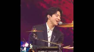 210808 Dowoon day6 singing intro for quotsing mequot [upl. by Ruffin]