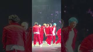 Seventeen SVT “Left amp Right” intro Chicago 082522 [upl. by Nerej]