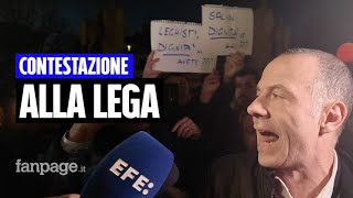 quotVergogna andate da Putinquot la Lega contestata alla fiaccolata per Navalny [upl. by Helman]