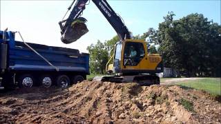 Volvo 140 Excavator Loading Dirt [upl. by Geof546]