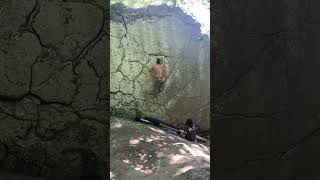 Scary Gary v5 Stone Fort Bouldering  Little Rock City Bouldering [upl. by Zwick]