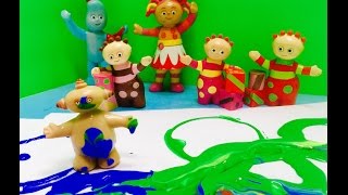 Makka Pakka Messy PAINTING a Picture For In The Night Garden Friends [upl. by Donnie]