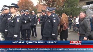 Jandarm leșinat în timpul paradei [upl. by Ellehciram564]