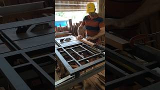 Esquadrejadeira com serra DEWALT trabalhando woodworking diy whatsappstatus [upl. by Conners]