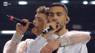 Mahmood e Blanco  Brividi  Sanremo Winner 2022 live video completo [upl. by Carlota327]