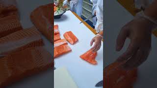 Salmon Sashimi sashimi cuttingskills giantfish giantfishcutting [upl. by Joell]