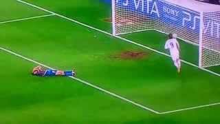 Fernando Torres GOAL vs Barcelona  Champions League 2012 SemiFinals [upl. by Bashee]