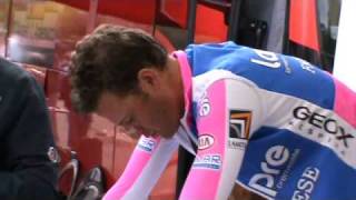 Petacchi durante il riscaldamentoGiro dItalia 2010 a Amsterdam [upl. by Tudela]