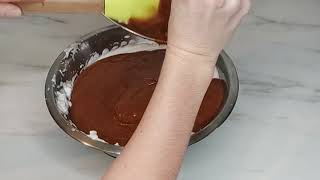 TUTO  Mousse au chocolat au lait qui déchire [upl. by Ayatahs324]