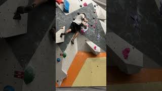 Strong Mantle bouldering climbing climbinggym rockclimbing climber climb pullups strong [upl. by Kaitlyn559]