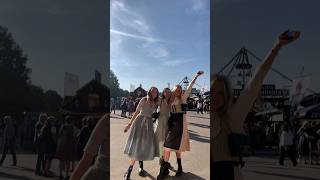 Dirndl outfit check auf dem Oktoberfest [upl. by Tioneb857]