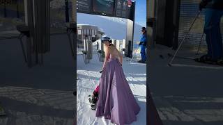 Ich stecke fest 😳 Im Ballkleid mit einem Snowbike Skilift fahren wie [upl. by Hanforrd]