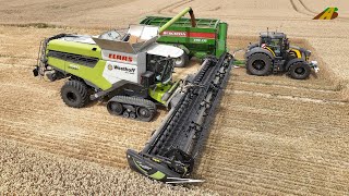 Weizenernte 2022 Getreideernte Mähdrescher CLAAS Lexion Traktor Fendt Lohnunternehmen Landwirtschaft [upl. by Zigrang]