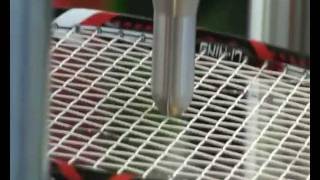 Fatigue Testing on Badminton Rackets  Ermüdungsprüfung an Badmintonschlägern [upl. by Nnylrebma]