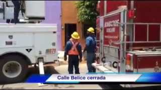 Explosión de 3 medidores CFE y fuga de gas en tanque estacionario movilizó a unidades de emergencia [upl. by Anaili]