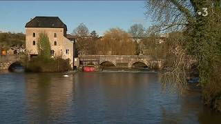 Plein Ouest  FresnaySurSarthe le village fortifié [upl. by Nyllaf]