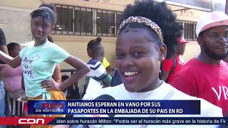 Haitianos esperan en vano por sus pasaportes en la embajada de su país en RD [upl. by Merras75]