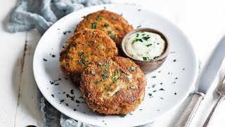 Homemade Maryland Crab Cakes Recipe [upl. by Nnorahs672]