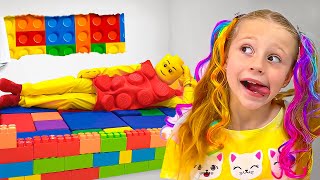 Nastya juega con el muñeco de Lego y se divierten juntos Colección de cuentos para niños [upl. by Zola970]