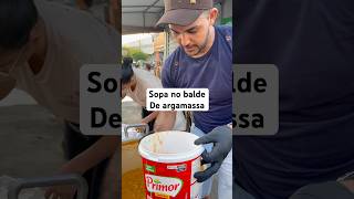 Sopa no balde de argamassa comida comidalocal comidaderua streetfoodideas [upl. by Masry378]