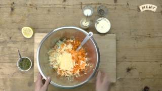 MENY  Slik lager du hjemmelaget Coleslaw [upl. by Kcirad]