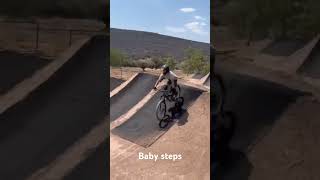 Baby steps en dirt jumps [upl. by Geilich]