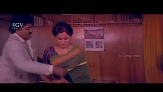 Sumalatha Slaps Sathyajith For Taking Her Body Measurement  Thayigobba Karna Kannada Movie Scene [upl. by Eserahc393]