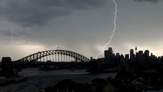 Lightning strike in Sydney injures four people [upl. by Liborio]