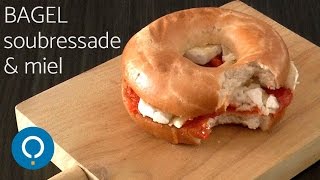 Recette de Bagel soubressade miel amp brie  recette facile et originale [upl. by Aikahs]