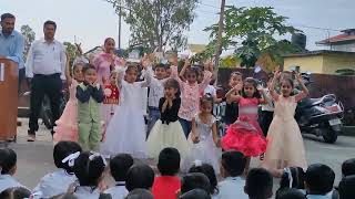 school masti barish hoti hm song par dance dancemastitimeschoollifeviral himachal😉📈 [upl. by Diva229]