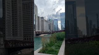 The Chicago river on a cloudy day in the Loop [upl. by Rooke275]