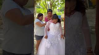 Doña Cata haciendo los recuerdos para la boda [upl. by Zuliram]