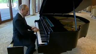 Putin Plays ching Cheng hanji piano [upl. by Hsinam]