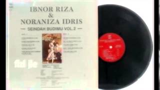 NORANIZA IDRIS amp IBNOR RIZA  SERI BULAN [upl. by Airamas]