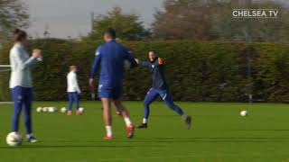 CROSSBAR CHALLENGE GOALKEEPERS GO HEADTOHEAD Chelsea Women FC [upl. by Kentiga]