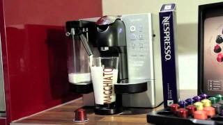 DeLonghi Lattissima EN720M  LatteMacchiato Zubereitung [upl. by Ayifa]