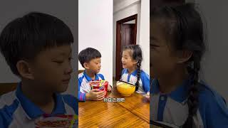 Brother should be a master at hiding private money in the future funny maomaotv food [upl. by Lipski]