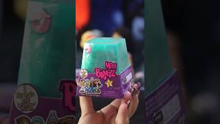 Кейси открывает мини Братц на 1 свидании с Брейденом minibratz bratz [upl. by Nero]