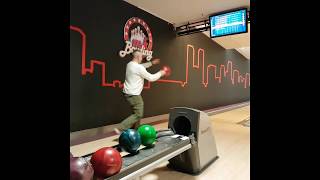 13 032019 Krótki instruktaż o tym jak grać w kręgle bowling [upl. by Aleafar726]