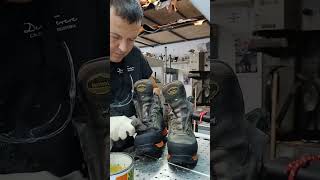 Risuolatura Scarponi Maindl cobbler resole trekking vibram repair [upl. by Eek]